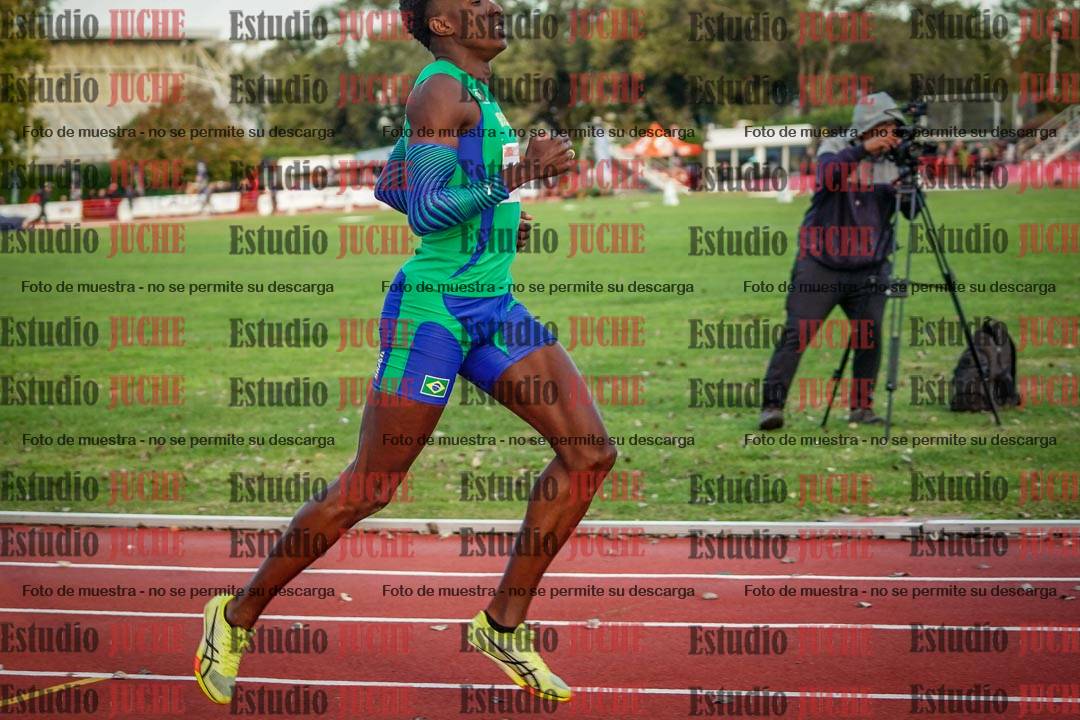 Fotos de las postas 4x100 m de varones - serie 2