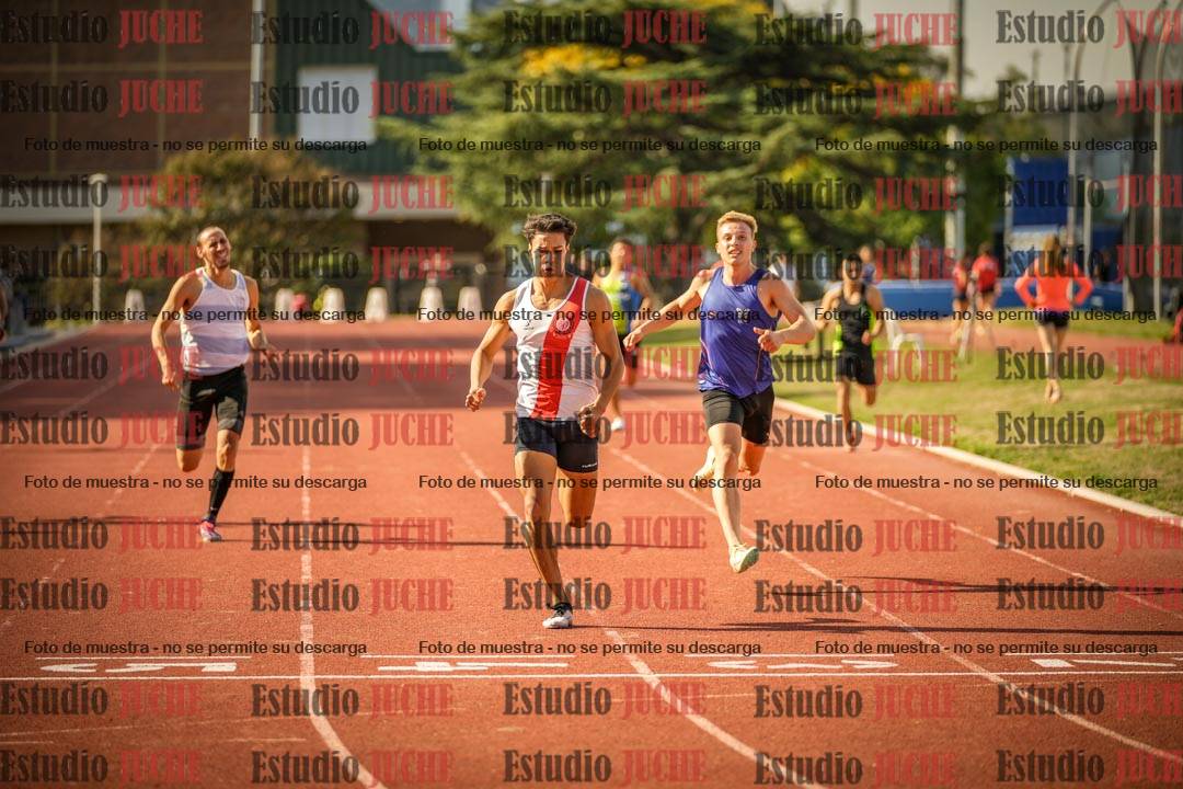 Fotos de los 400 m llanos de varones