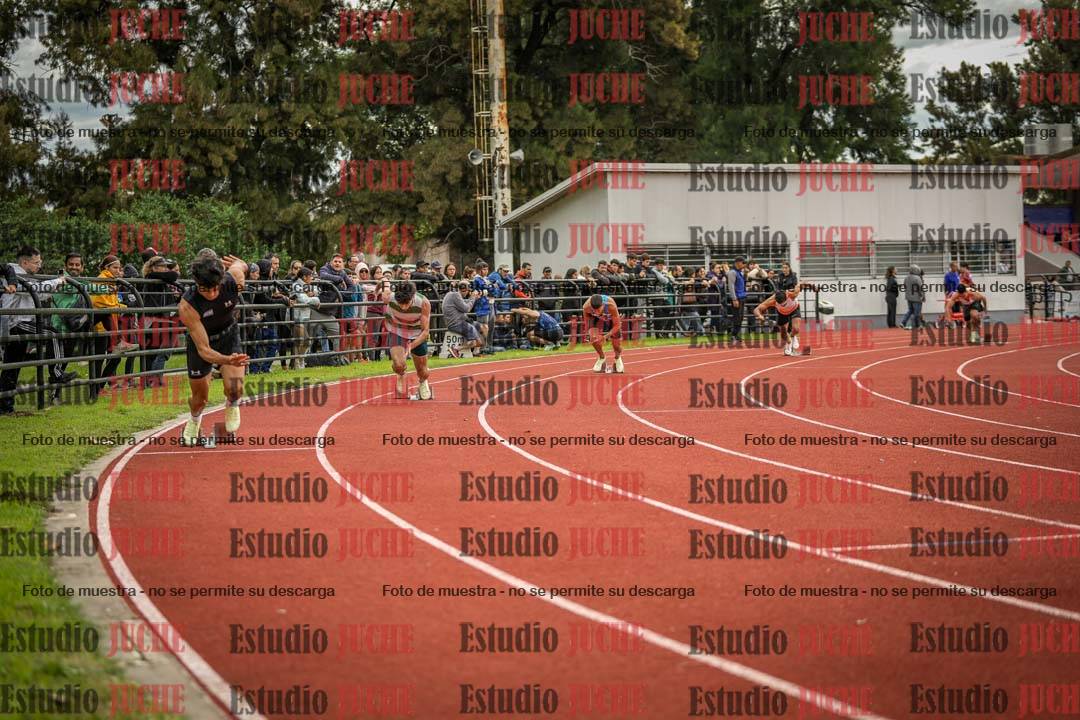 Fotos de los 400 m llanos de varones