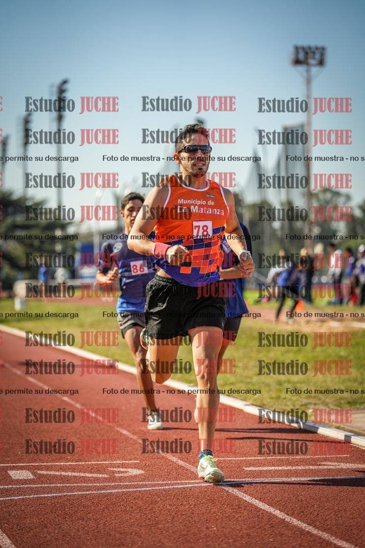 Fotos de los 800 m llanos de varones