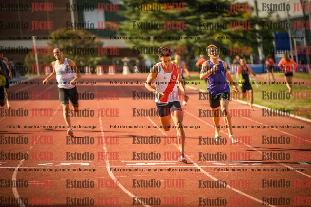 Fotos de los 400 m llanos de varones