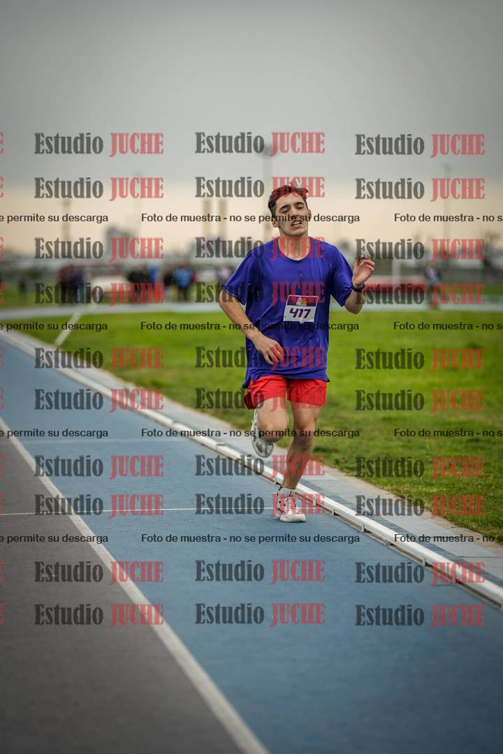 Fotos de los 3000 m llanos de varones - U17 (incluye la marcha atlética)