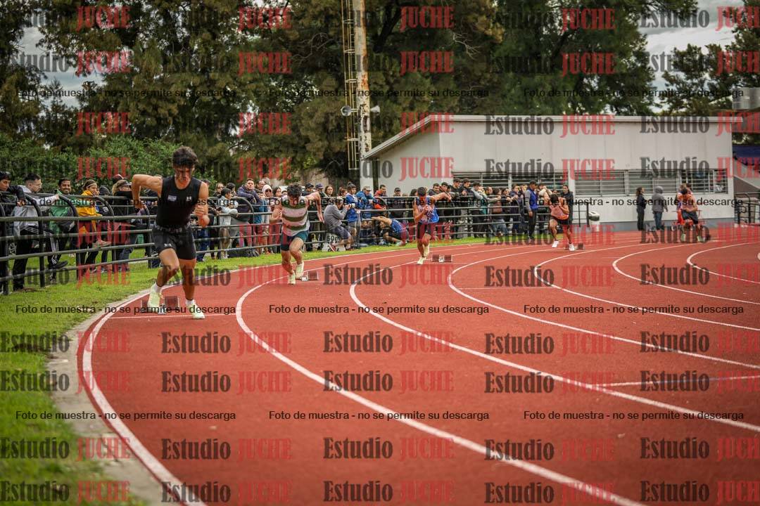 Fotos de los 400 m llanos de varones