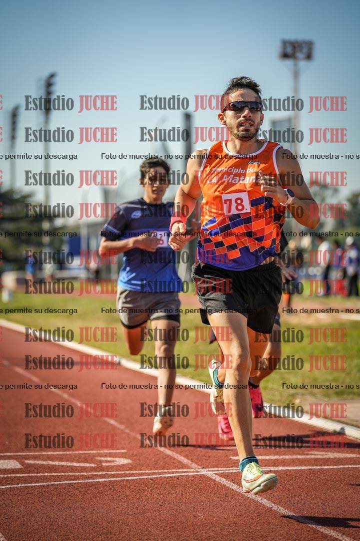 Fotos de los 800 m llanos de varones