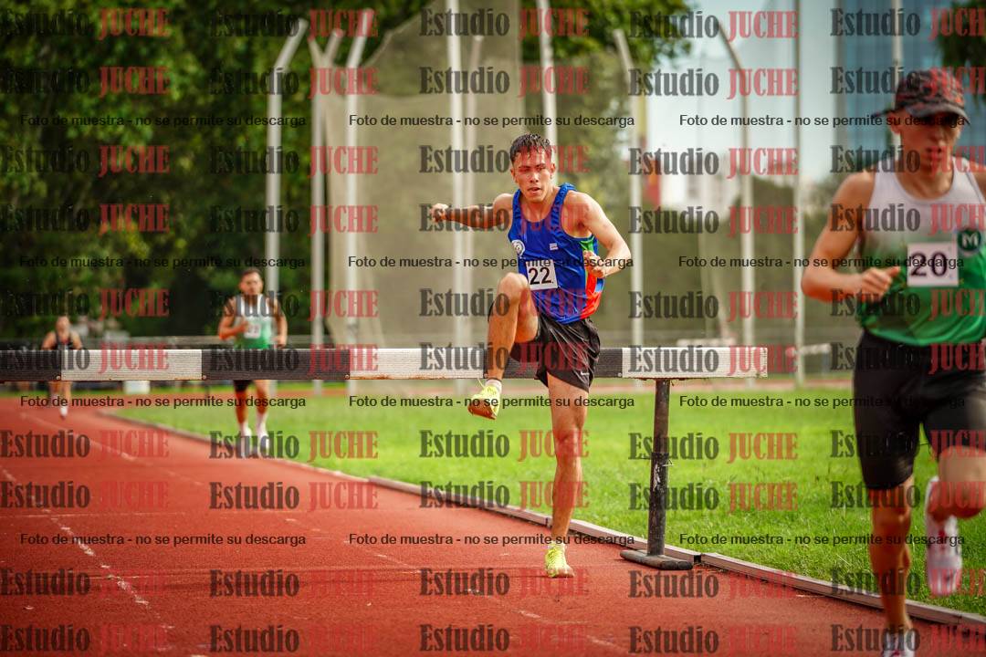 Fotos de los 3000 m con obstáculos de varones