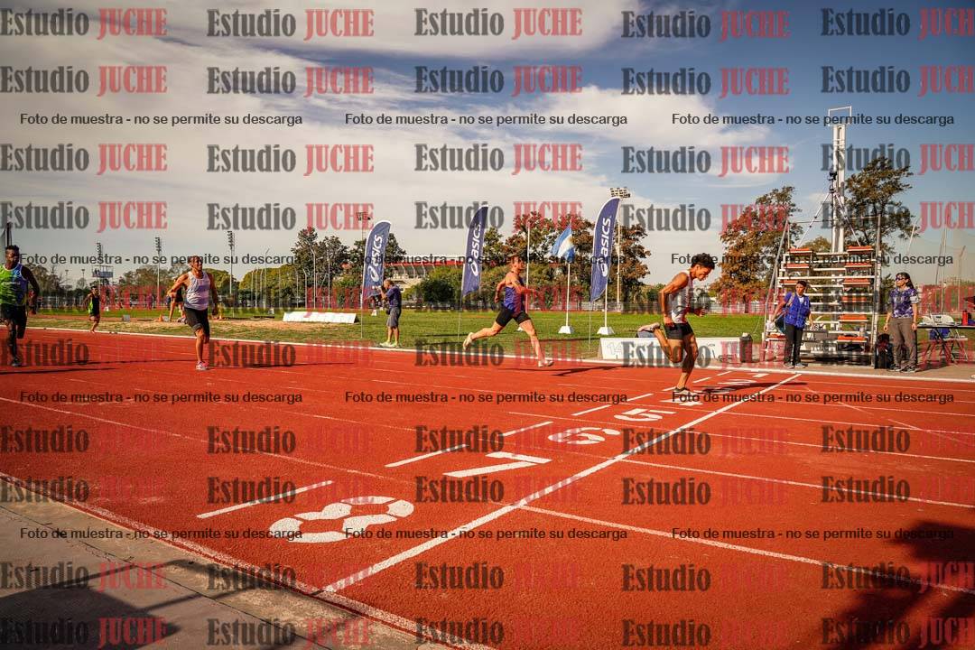 Fotos de los 400 m llanos de varones