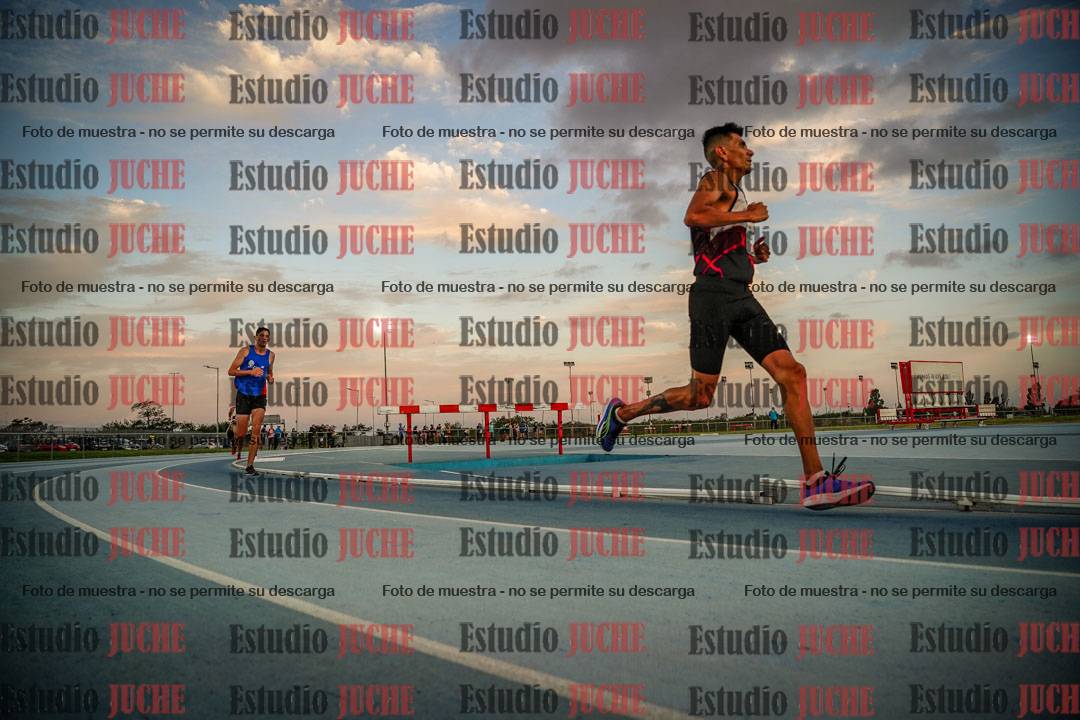 Fotos de los 3000 m llanos de varones