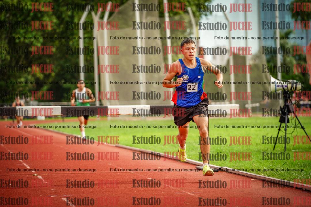 Fotos de los 3000 m con obstáculos de varones