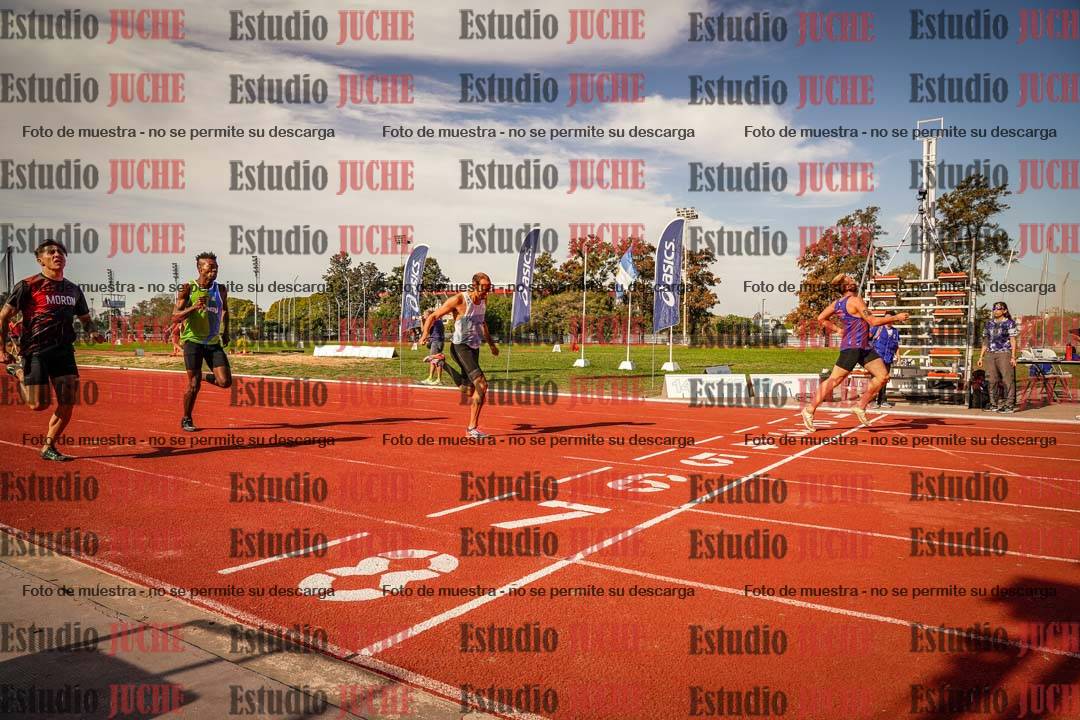 Fotos de los 400 m llanos de varones