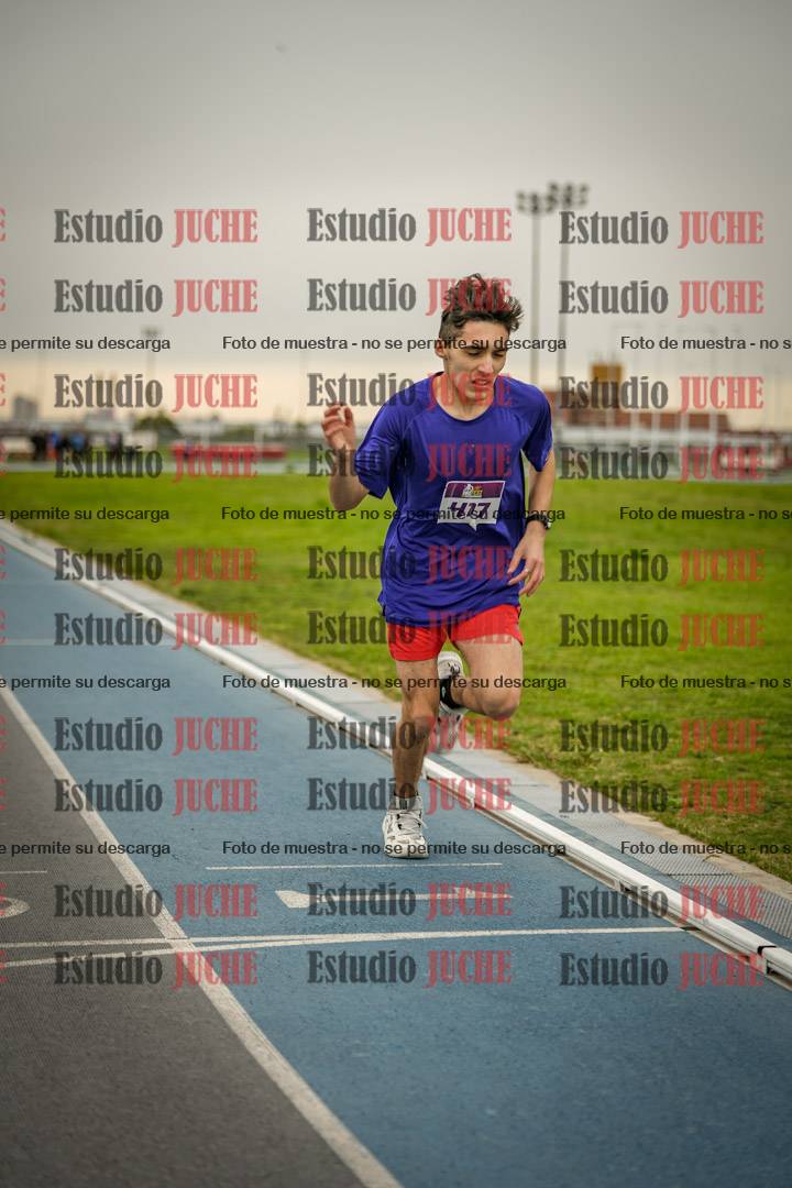 Fotos de los 3000 m llanos de varones - U17 (incluye la marcha atlética)