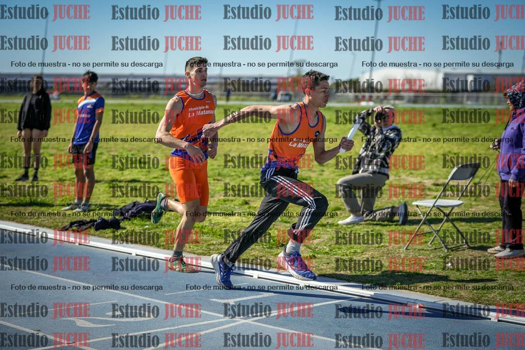 Fotos de las Postas 4x400 m de mujeres y varones