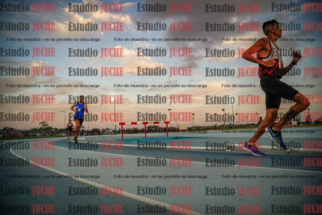 Fotos de los 3000 m llanos de varones
