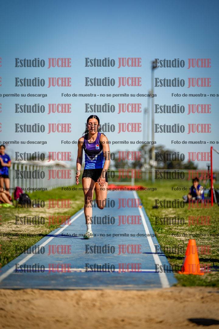 Fotos del salto en largo de mujeres