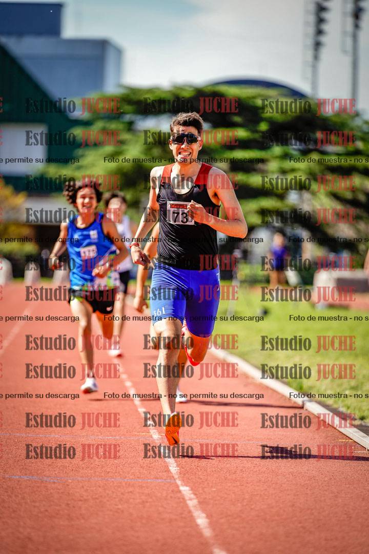 Fotos de los 800 m llanos de varones