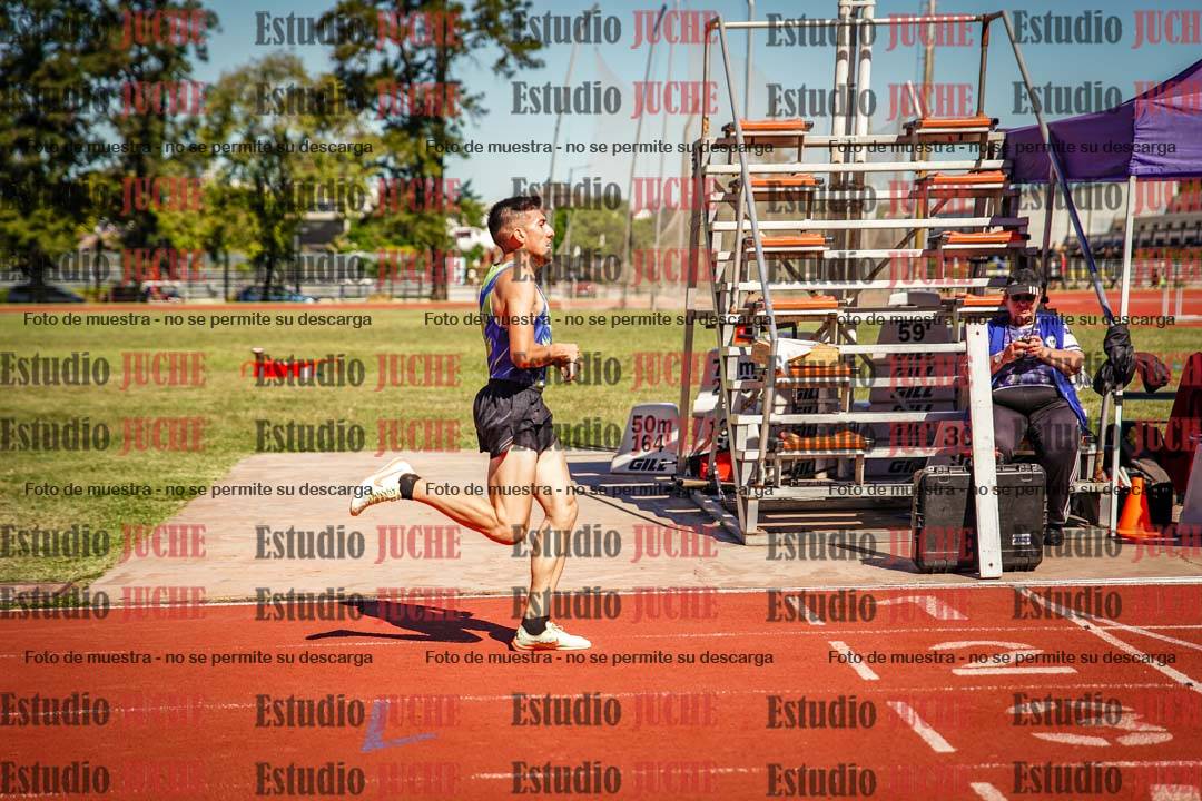 Fotos de los 800 m llanos de varones