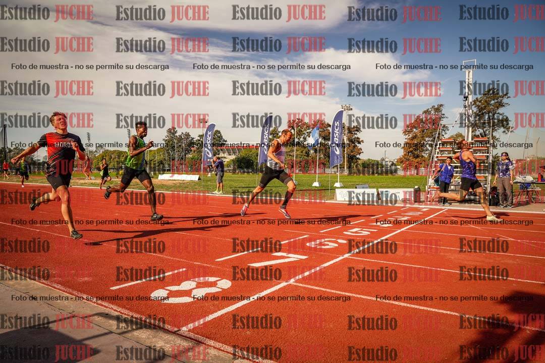 Fotos de los 400 m llanos de varones