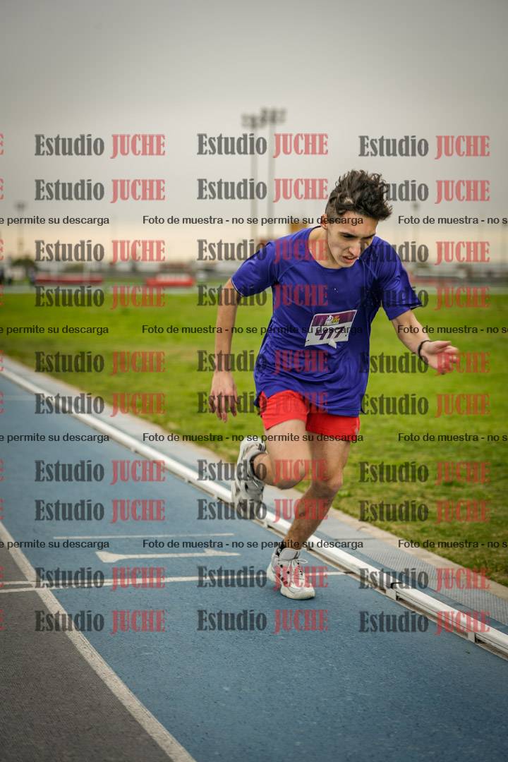 Fotos de los 3000 m llanos de varones - U17 (incluye la marcha atlética)
