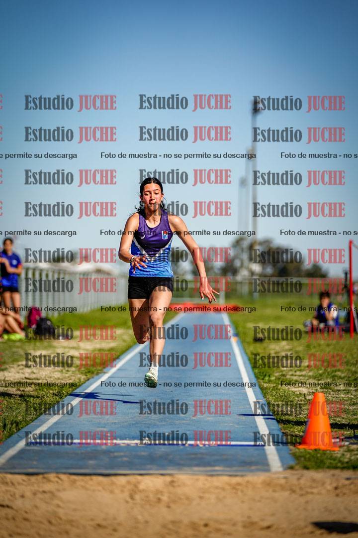 Fotos del salto en largo de mujeres