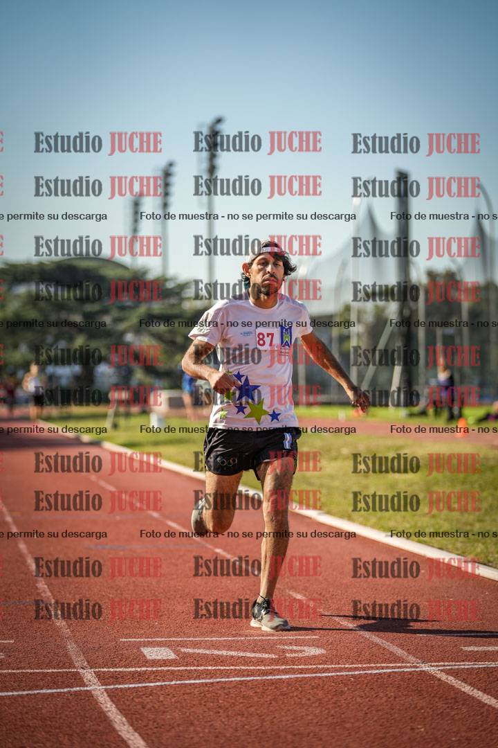 Fotos de los 800 m llanos de varones