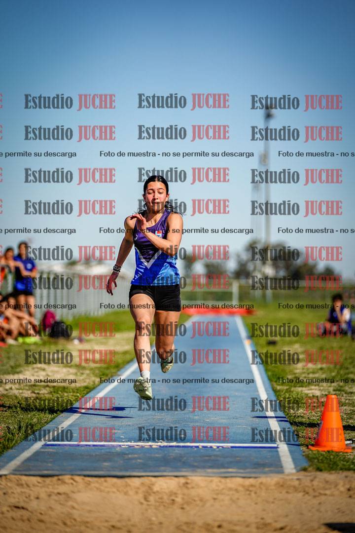 Fotos del salto en largo de mujeres