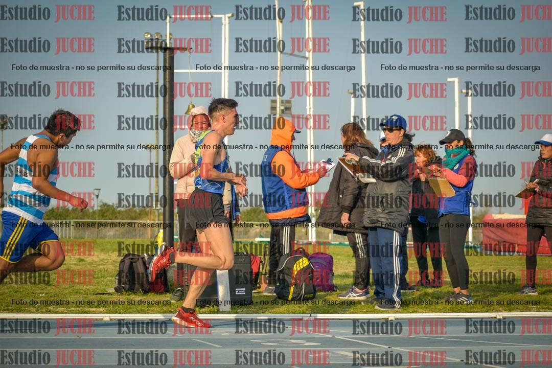Fotos de los 3000 m llanos de varones
