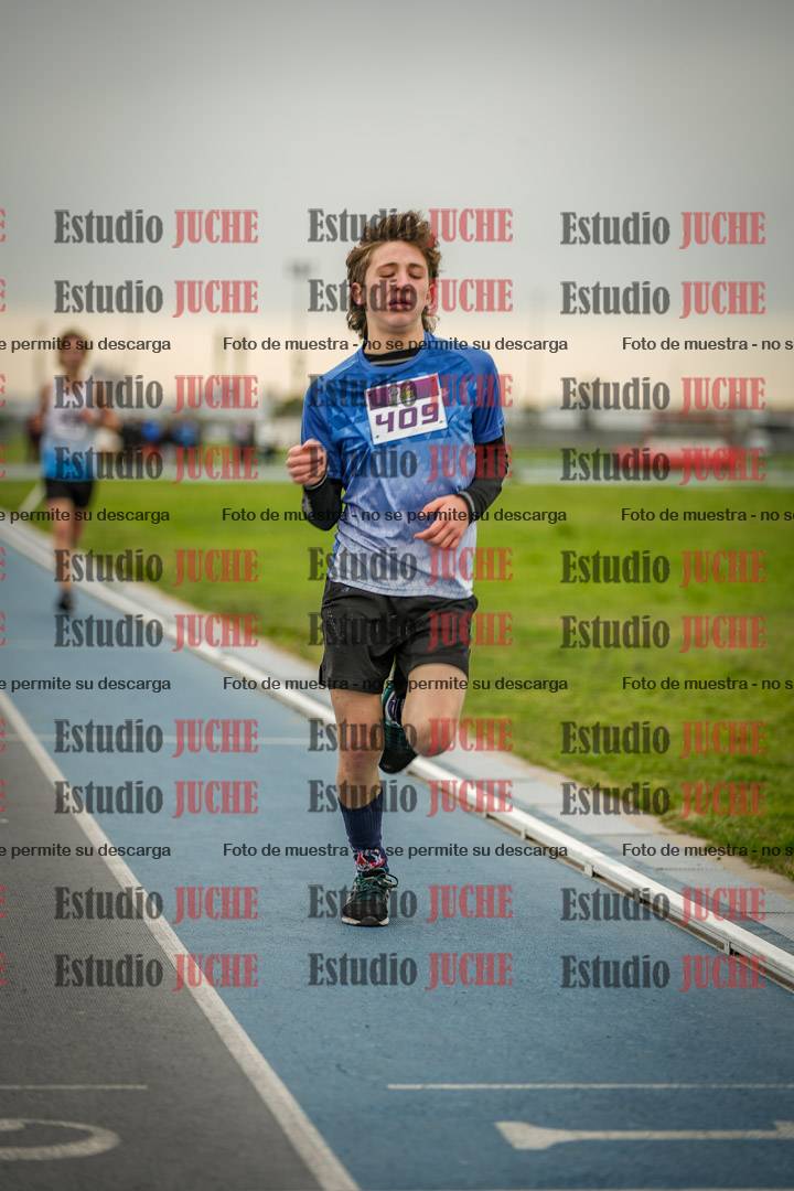 Fotos de los 3000 m llanos de varones - U17 (incluye la marcha atlética)