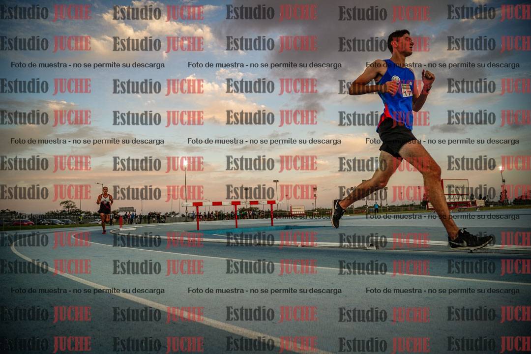 Fotos de los 3000 m llanos de varones