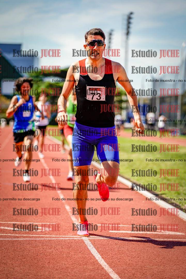 Fotos de los 800 m llanos de varones