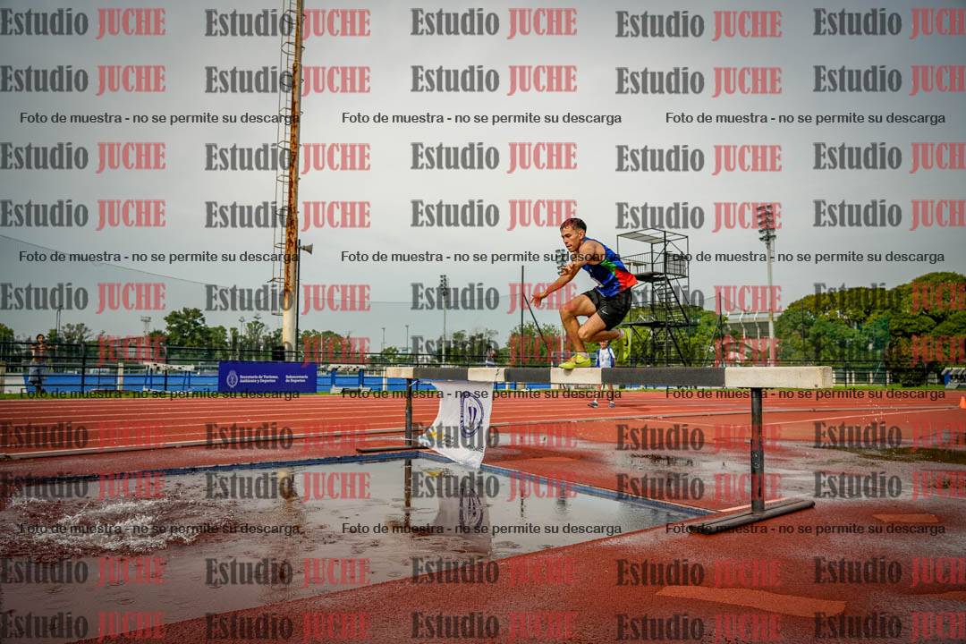 Fotos de los 3000 m con obstáculos de varones