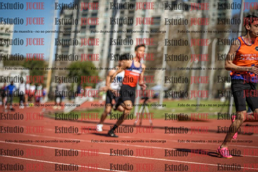Fotos de los 200 m llanos de varones