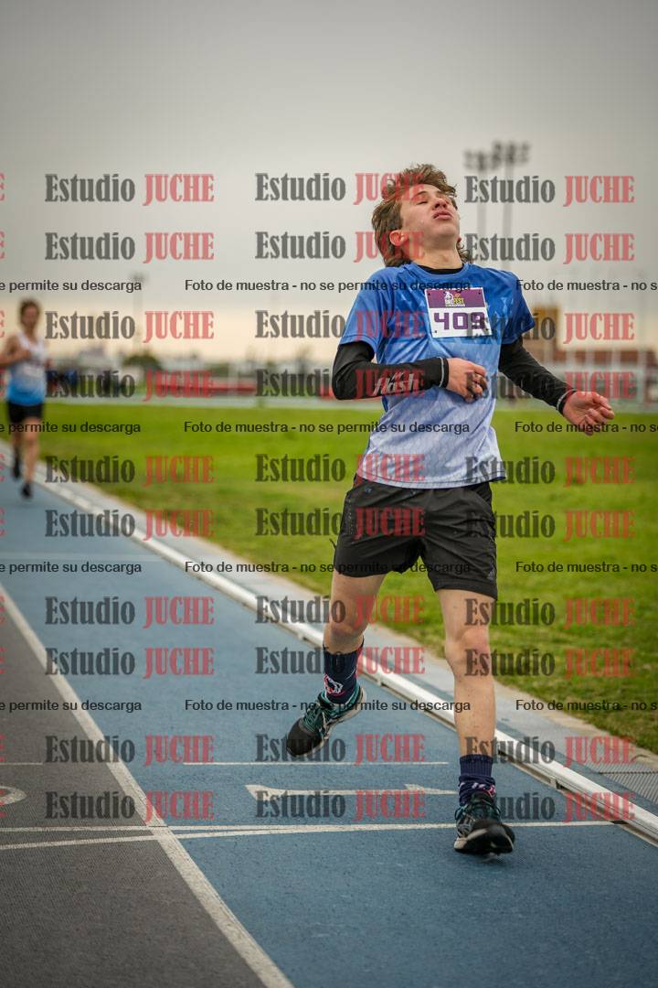 Fotos de los 3000 m llanos de varones - U17 (incluye la marcha atlética)