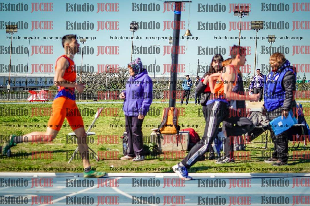 Fotos de las Postas 4x400 m de mujeres y varones