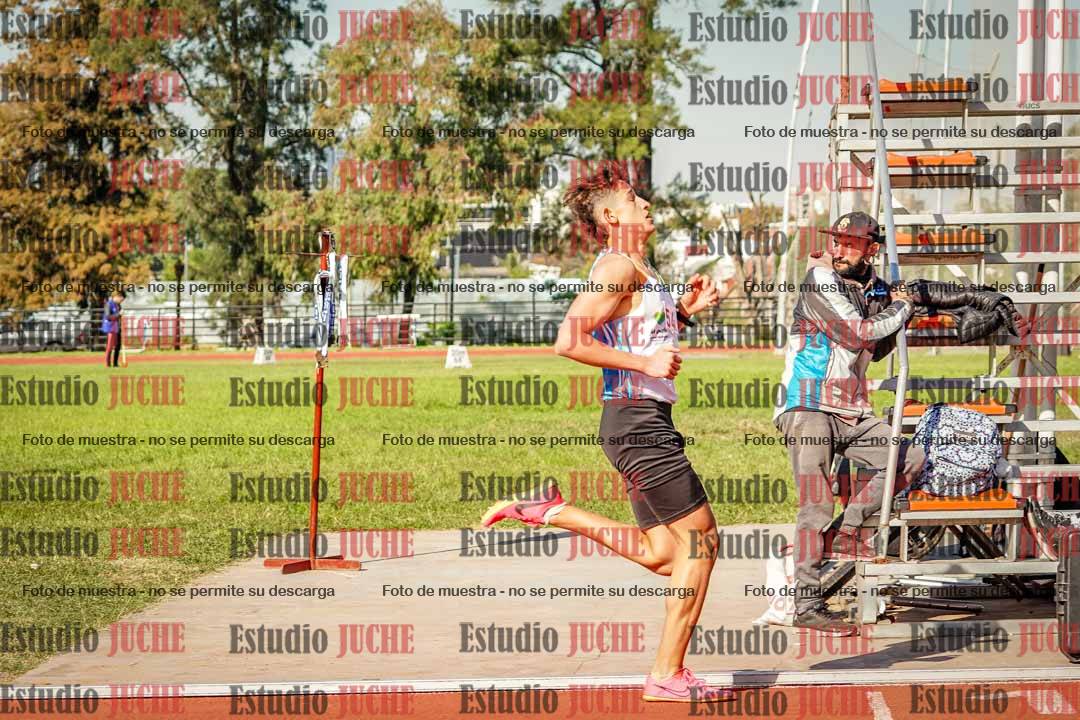 Fotos de los 800 m llanos de varones