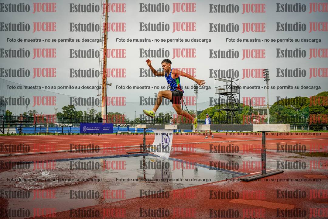 Fotos de los 3000 m con obstáculos de varones