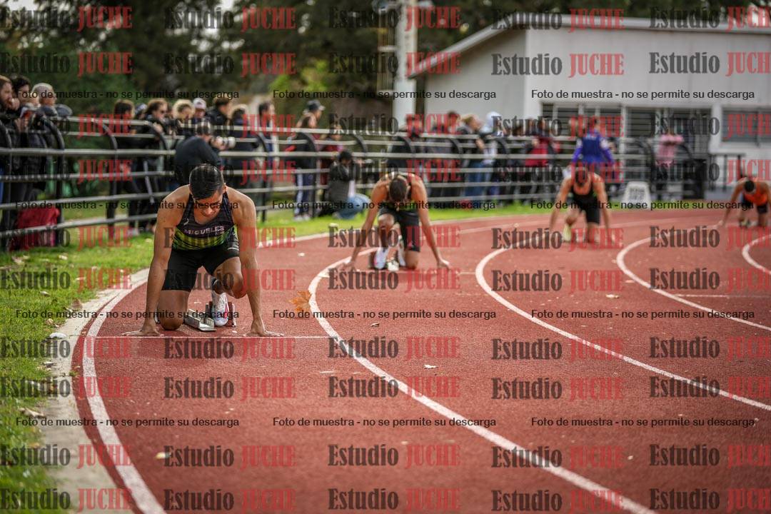 Fotos de los 400 m llanos de varones