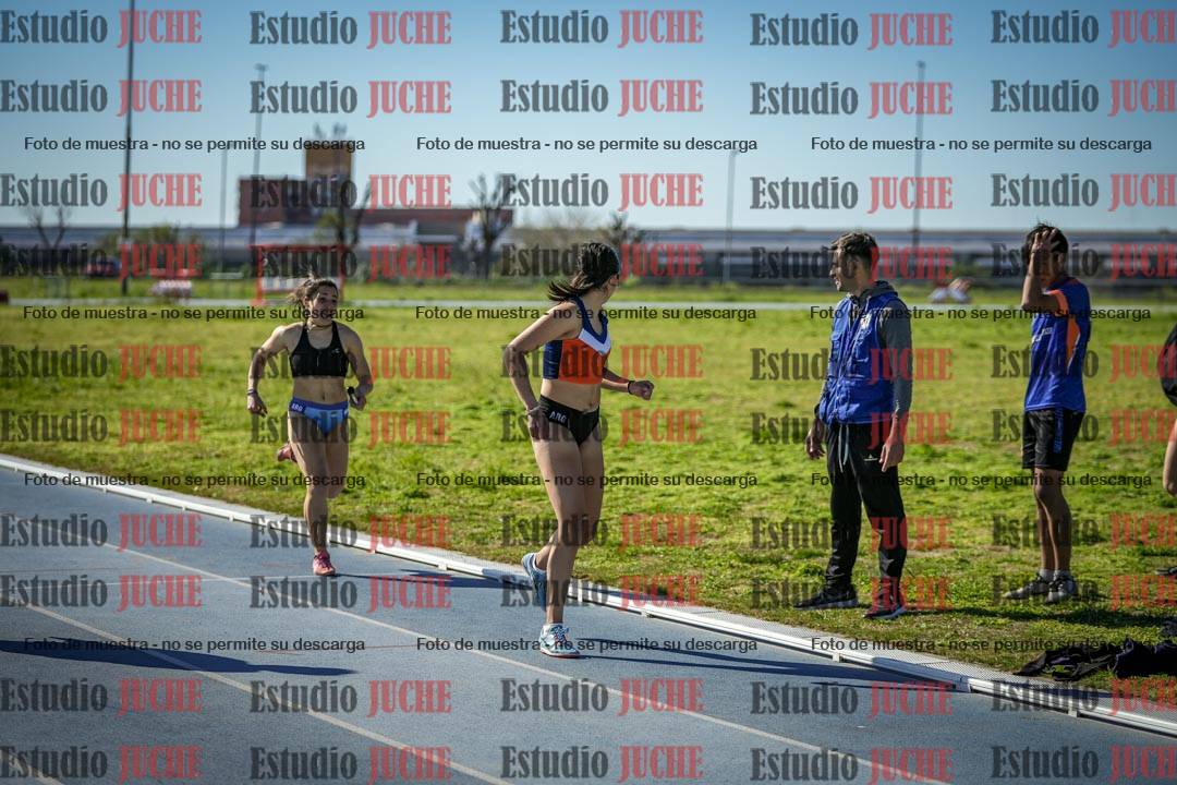 Fotos de las Postas 4x400 m de mujeres y varones