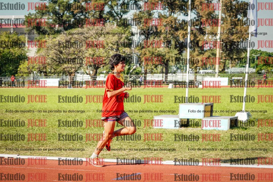 Fotos de los 800 m llanos de varones
