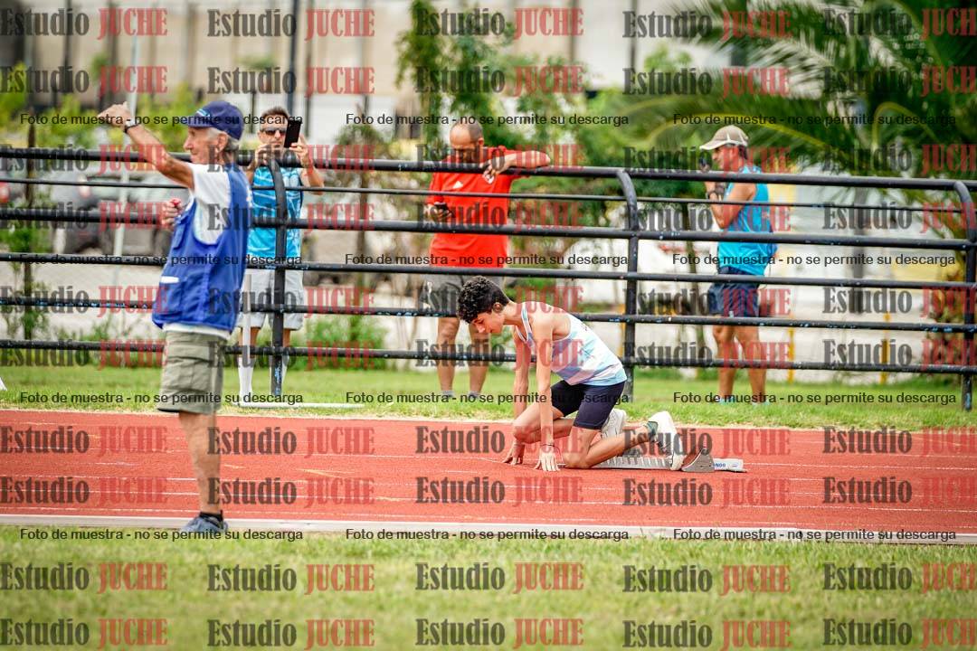 Fotos de los 295 m con vallas de varones