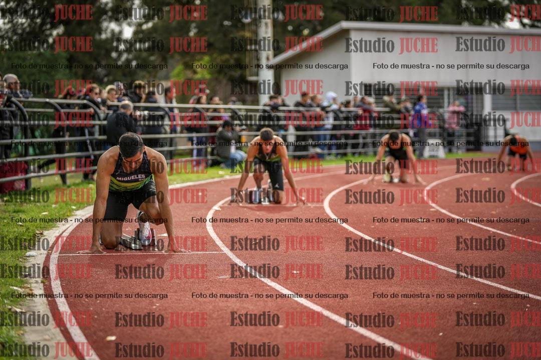 Fotos de los 400 m llanos de varones