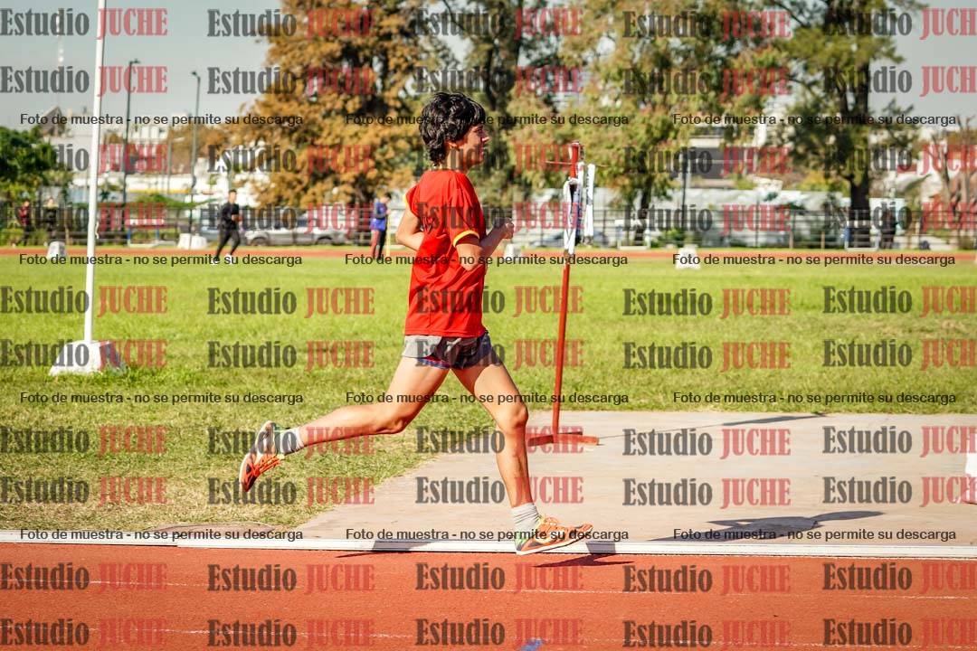 Fotos de los 800 m llanos de varones