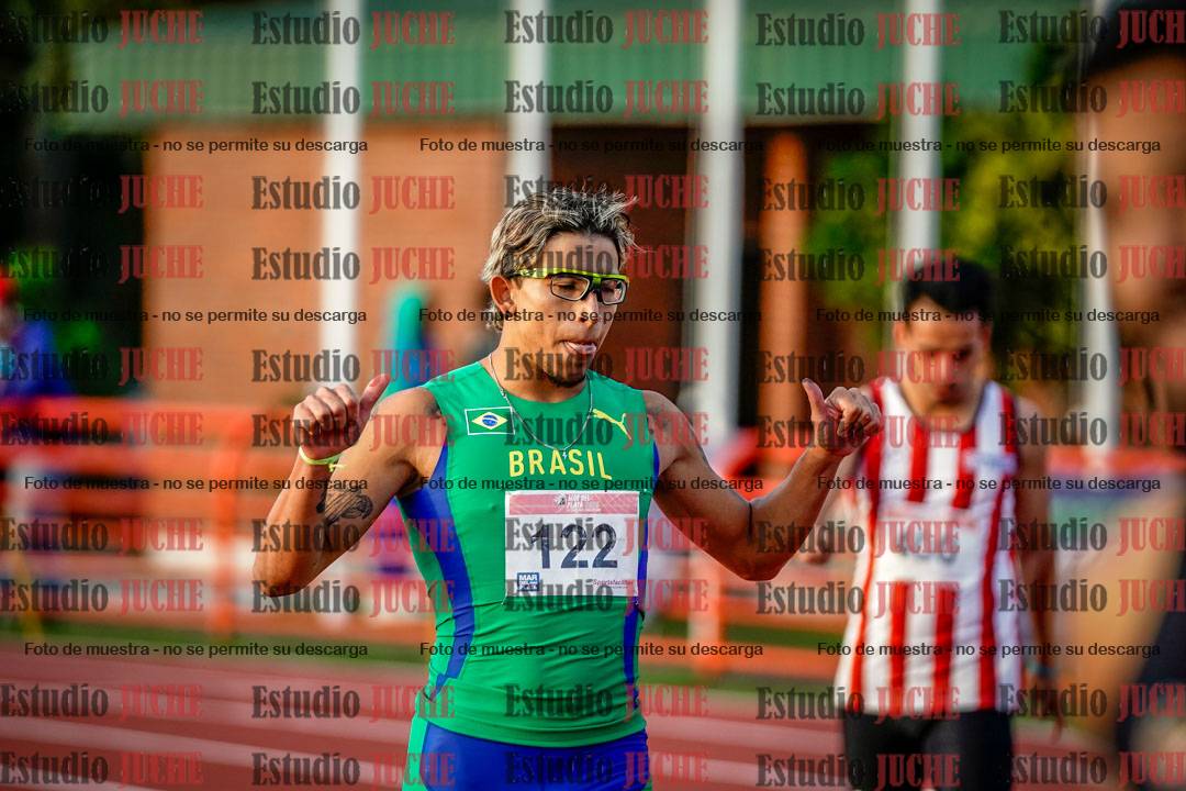 Fotos de algunos extras y podios del día 2