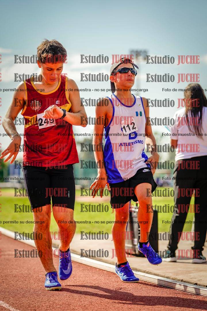 Fotos de los 800 m llanos de varones