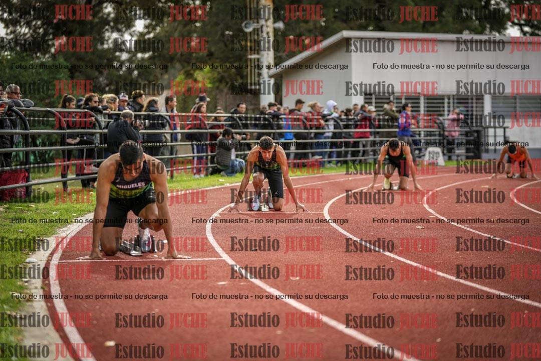 Fotos de los 400 m llanos de varones