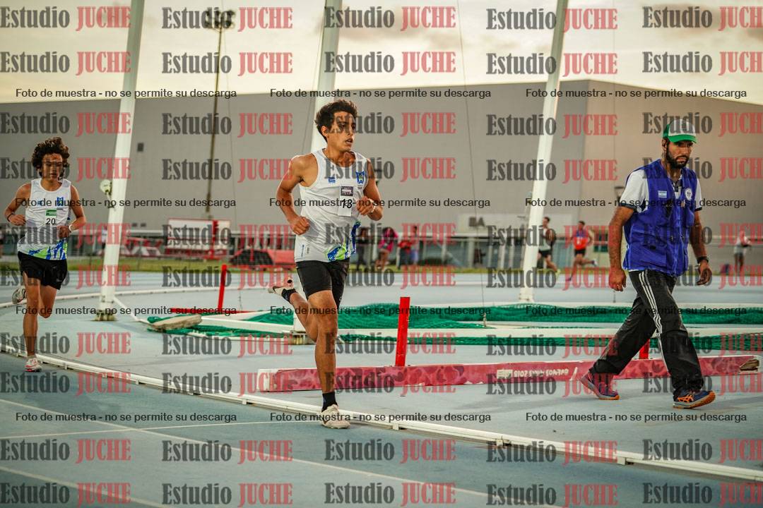 Fotos de los 3000 m llanos de varones