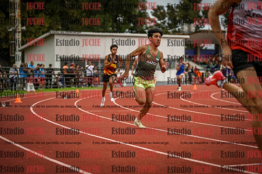 Fotos de los 400 m llanos de varones