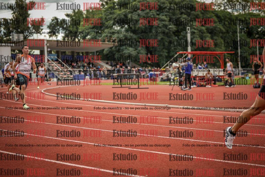 Fotos de los 400 m llanos de varones