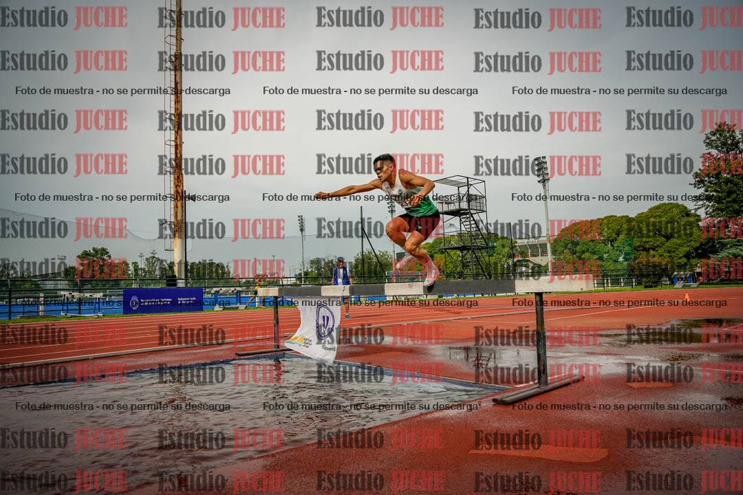 Fotos de los 3000 m con obstáculos de varones