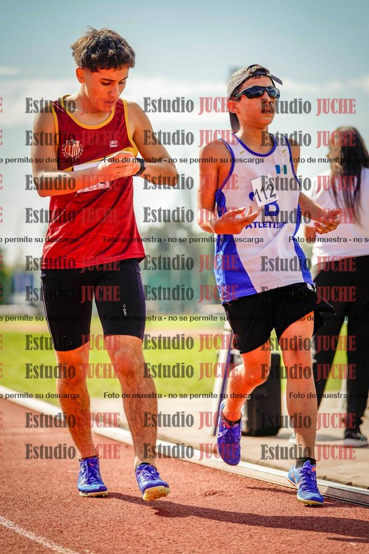 Fotos de los 800 m llanos de varones