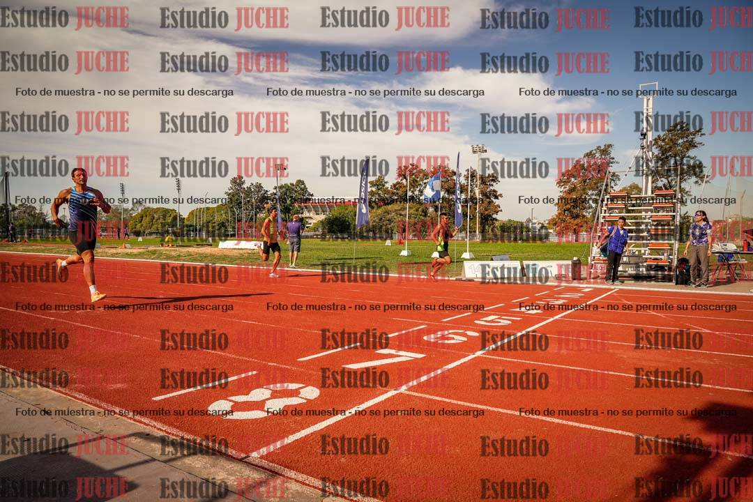 Fotos de los 400 m llanos de varones