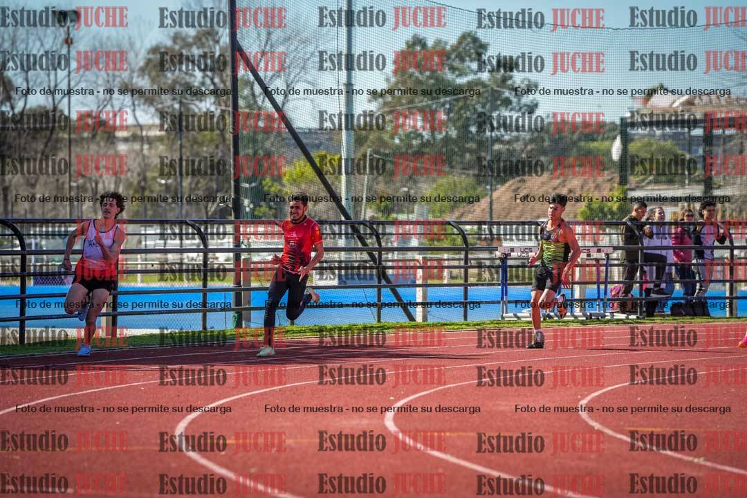 Fotos de los 200 m llanos de varones